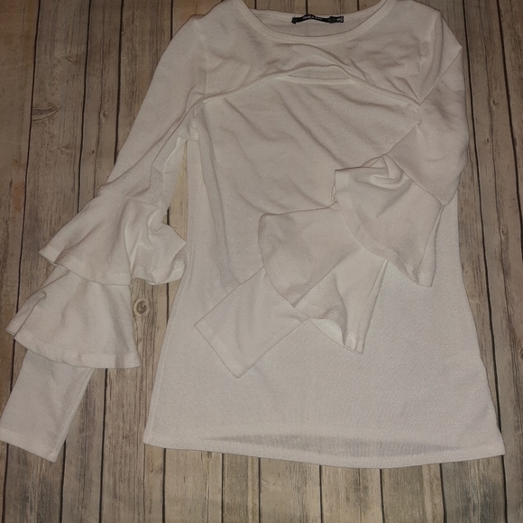 DOE & RAE RUFFLED SLEEVE KNIT TOP - Picture 9 of 11